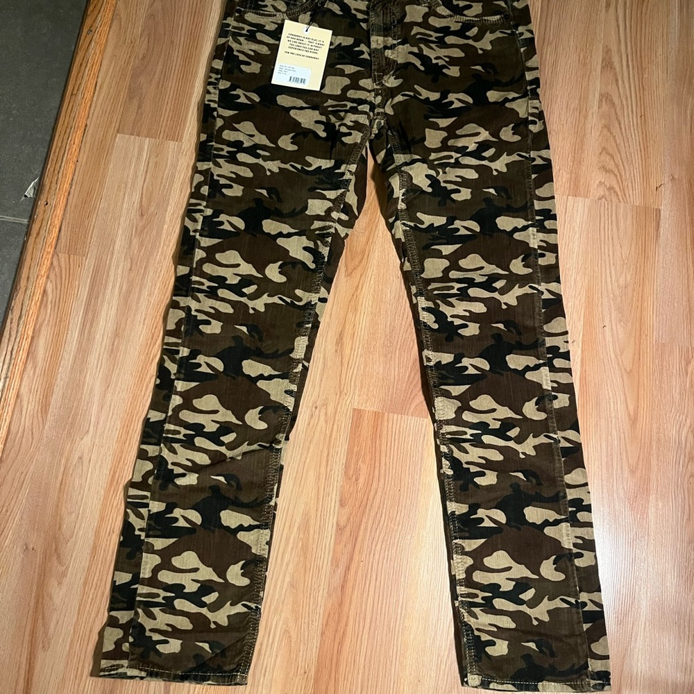 Camo Green Colored Corduroys Men’s 31/32 Cords New With Tags